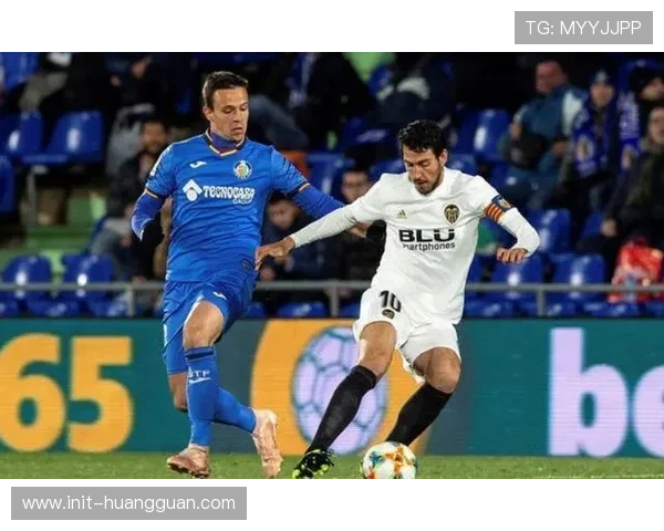 赫塔菲对阵塞尔塔，密集防守与控球渗透的战术博弈