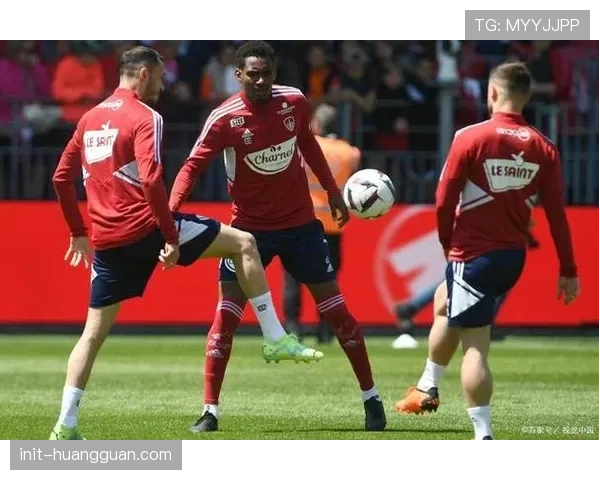 法甲第23轮：布雷斯特2-0马赛，主场球队防守稳固零封对手